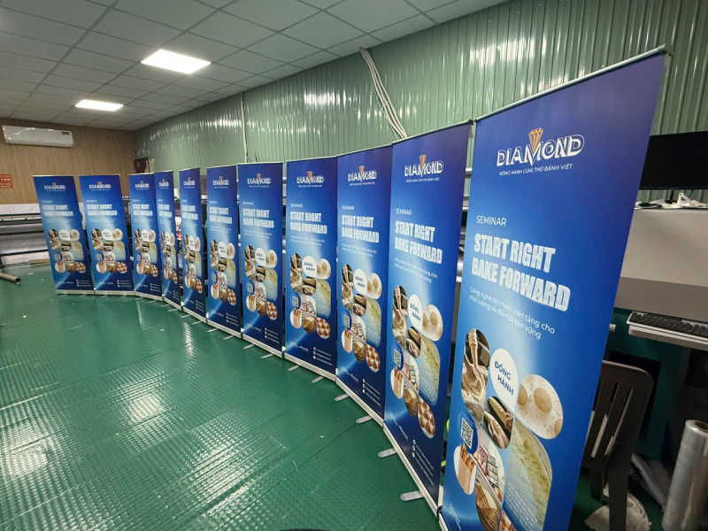 standee